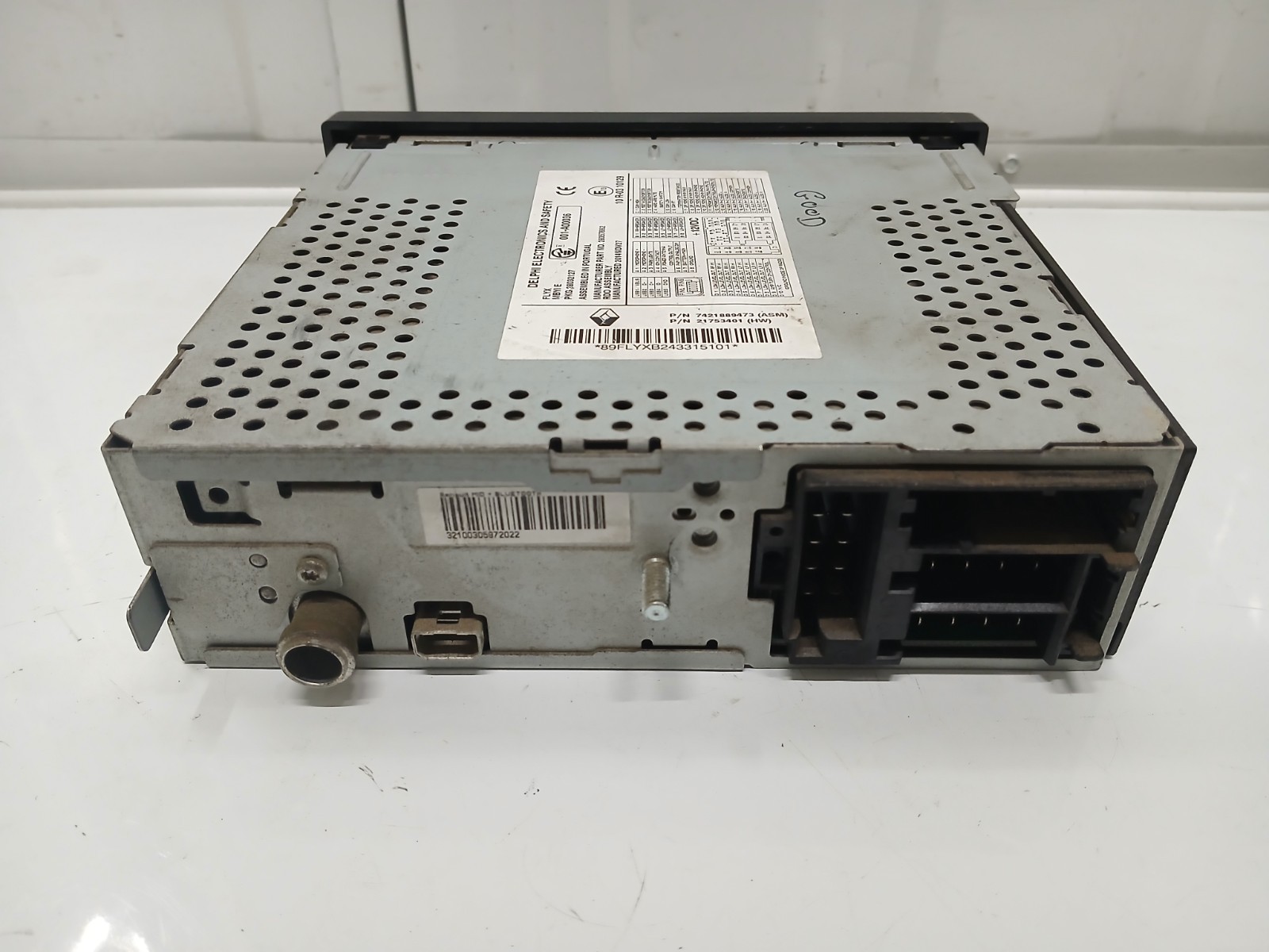 Renault 7421889473 28357662 Radio CD Player * USED TRUCK HGV PARTS UK * - Image 2