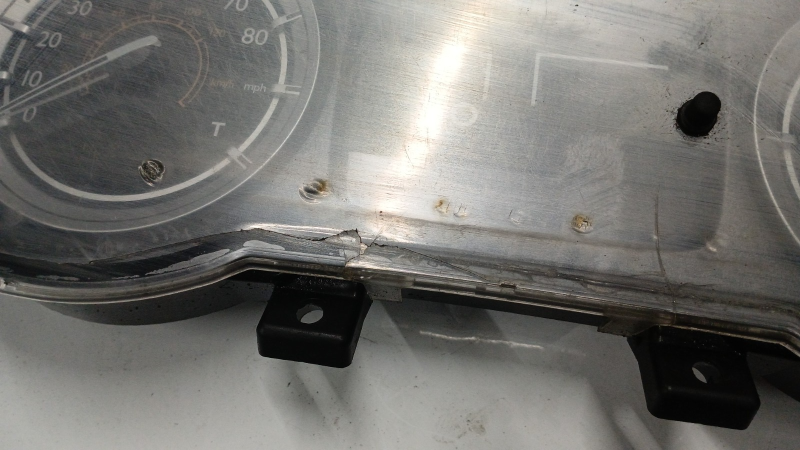 DAF 2114868 Instrument Cluster * CRACK TO GLASS & MELT MARKS * USED PARTS UK - Image 2