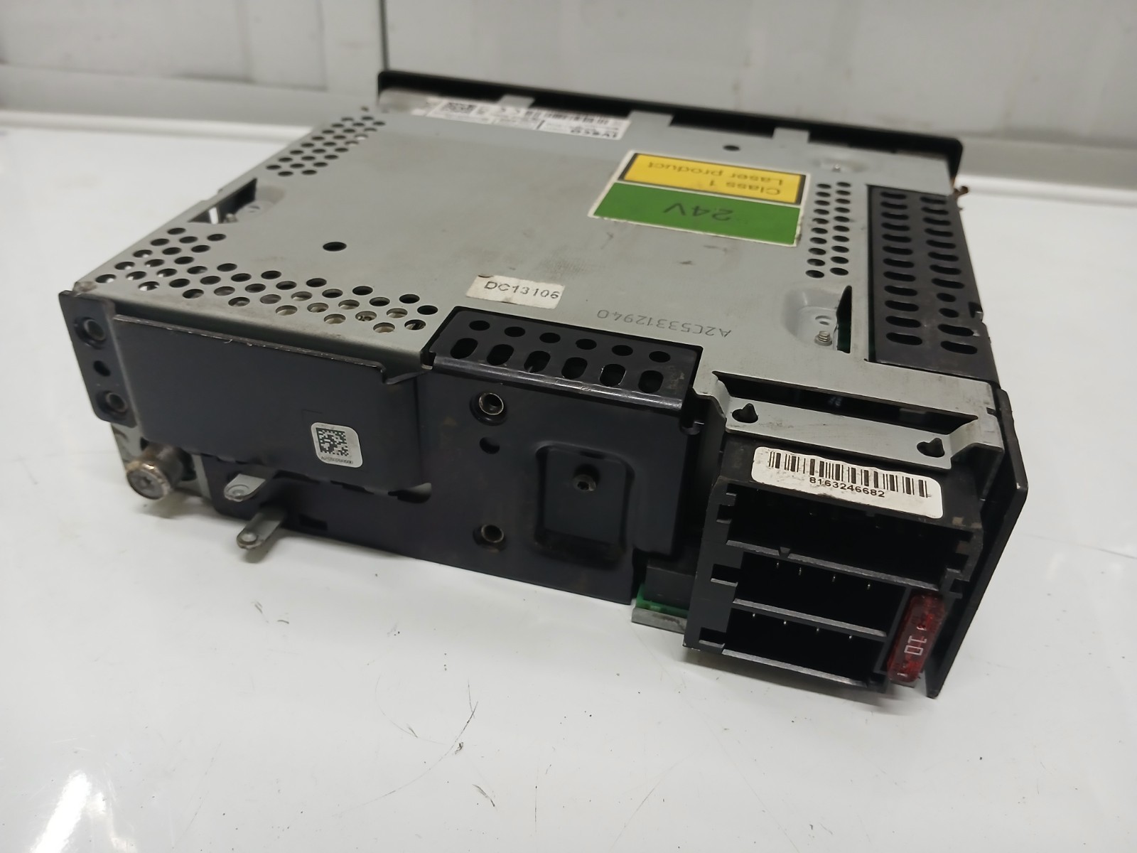 IVECO Blaupunkt Radio CD Player 504136384 * USED TRUCK PARTS UK - Image 2